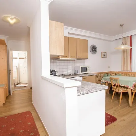 Weberbauer Apartman *